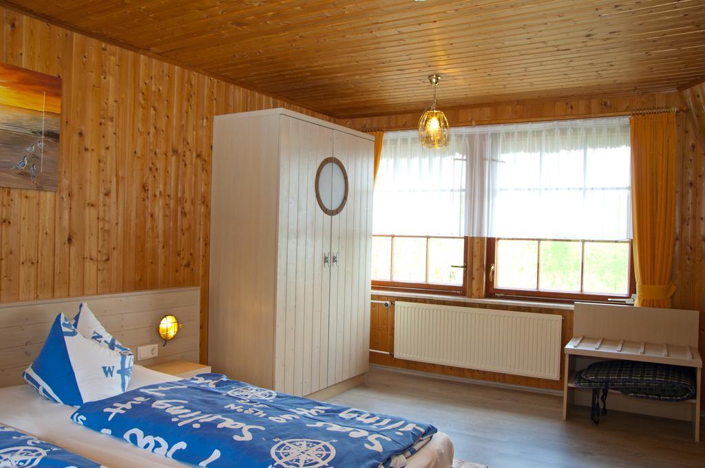 Ferien Unterm Reetdach In Gohren Hotel Goehren  Zewnętrze zdjęcie