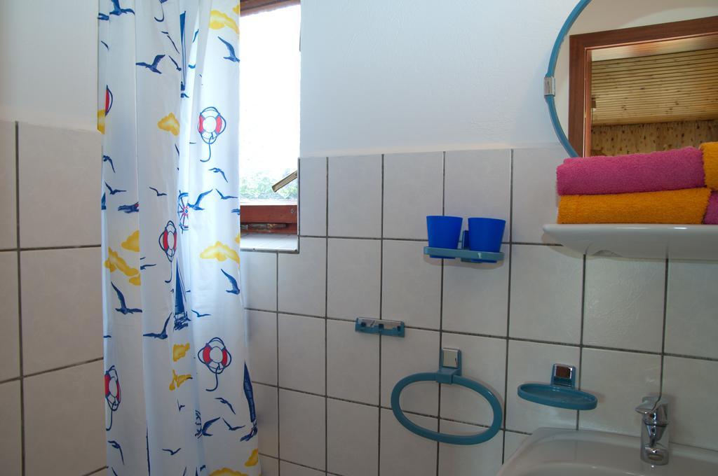 Ferien Unterm Reetdach In Gohren Hotel Goehren  Zewnętrze zdjęcie