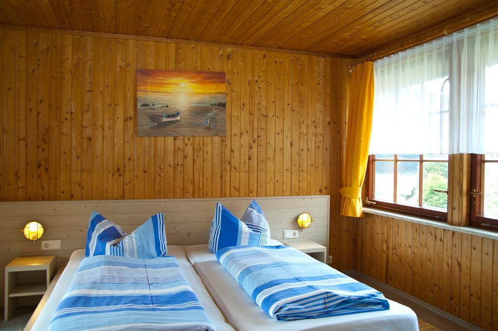 Ferien Unterm Reetdach In Gohren Hotel Goehren  Zewnętrze zdjęcie
